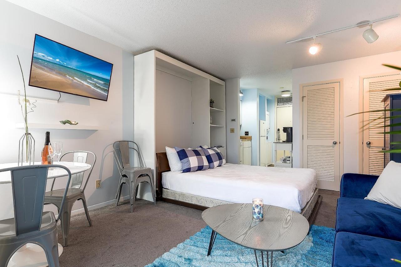 Beautiful Lake View Studio Condo At The Shores Traverse City Dış mekan fotoğraf